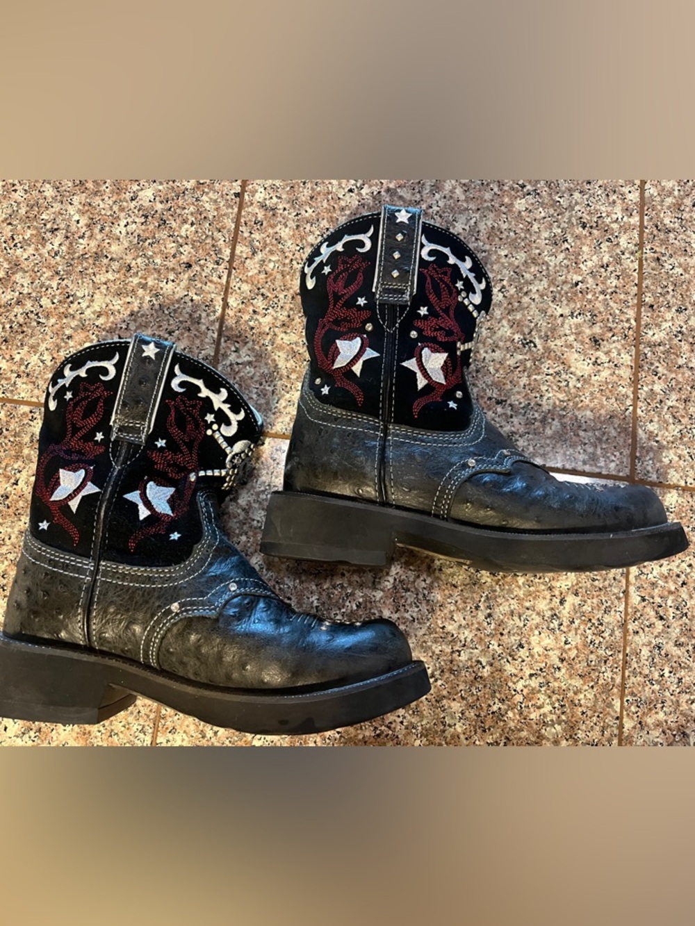 Women's  Ariat Fatbaby Heritage western boots black red white stars bling 6